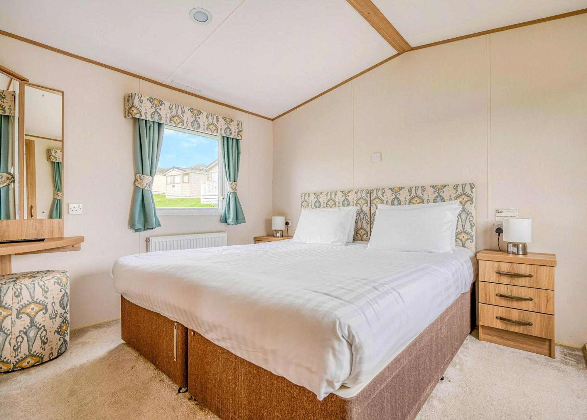 Meadow Lakes Holiday Park Сейнт Остел Стая снимка