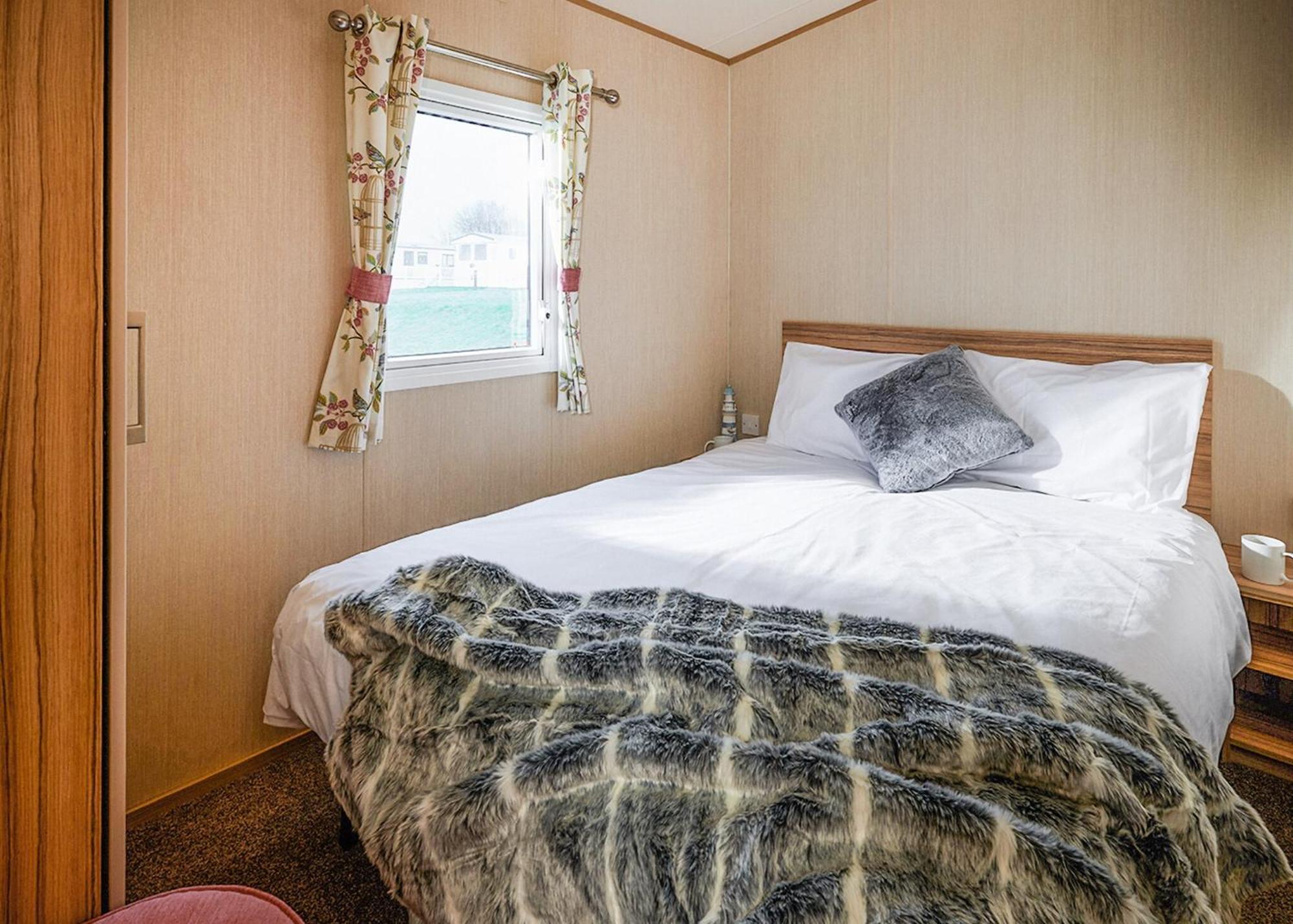 Meadow Lakes Holiday Park Сейнт Остел Стая снимка